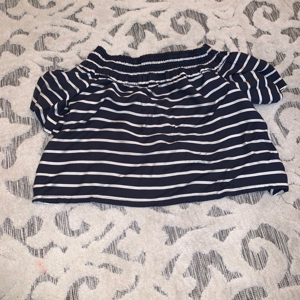 Off the shoulder crop top top shop